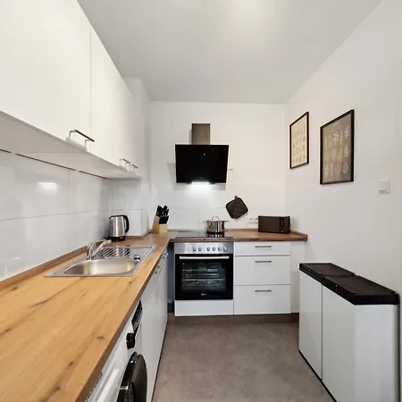 Moderne Fuer Monteure Und Geschaeftsreisende *